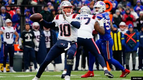 The Patriots have a less than 5 percent chance to make the playoffs at 7-8. . Patriots playoff chances